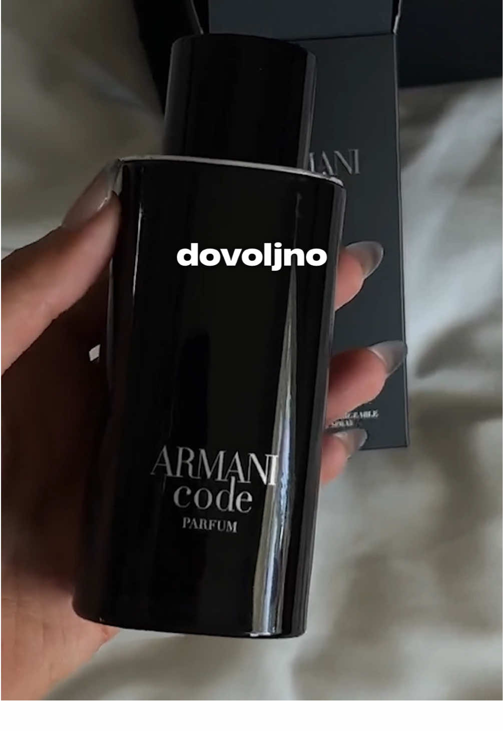Armani Code Parfum stvoren za momke od akcije😏