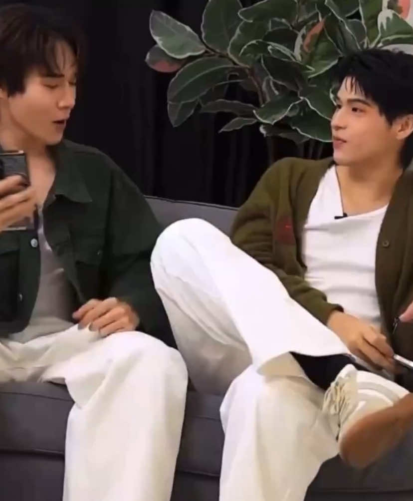 จับมือถือแขนแค่นี้กุก้ฟินละ #สกายนานิ 