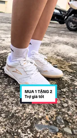 Giày cầu lông Mira Lighter mang ra sân bê tông vẫn chiến ngon nha anh em 🏸 #giaycaulong#caulong#mira#giaycaulongchinhhang  