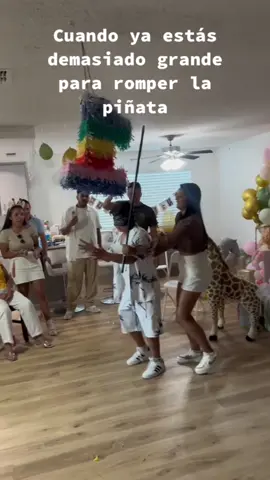 piñata fail#funny #funnyvideos #usa🇺🇸 #foryou 
