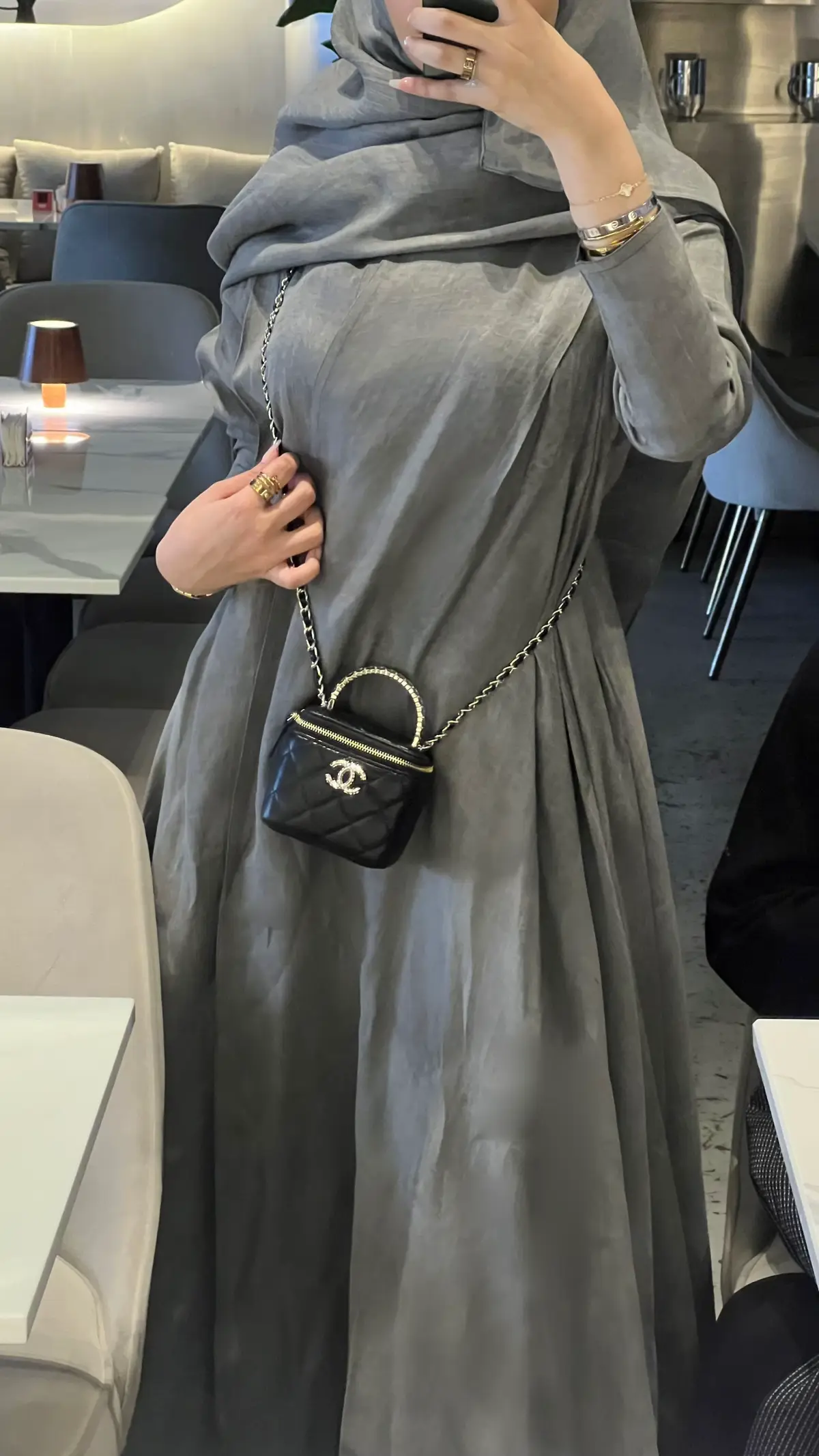 العبايه الي كل الكُره الأرضيه أنتحلتها وحطت صوري وقالوا انها لهم🤣 #iconic #naya #fyp 