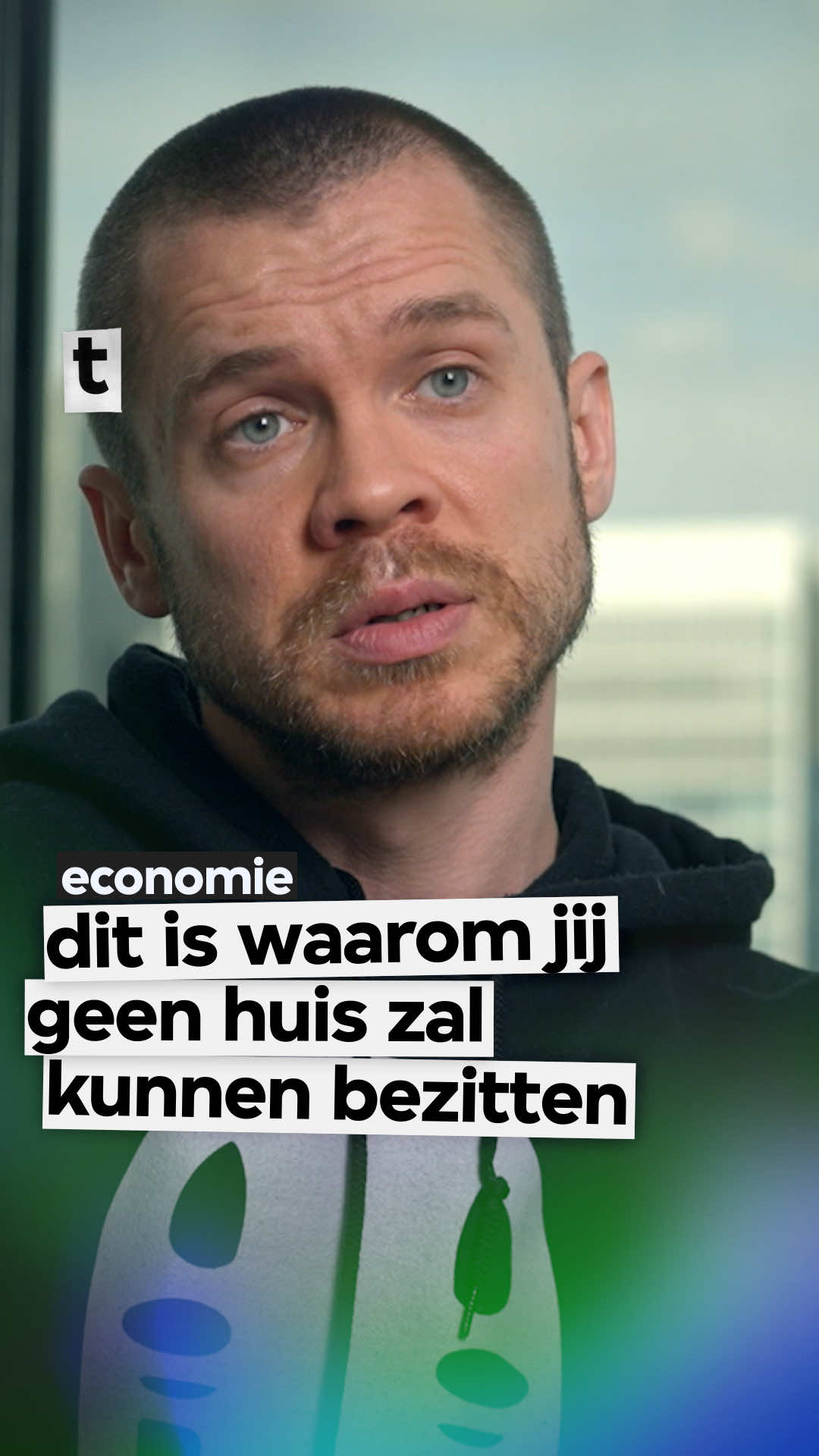 Terwijl de allerrijksten steeds meer vermogen vergaren (op de beurs en via vastgoed), stijgt het gewone levensonderhoud voor de armste 90 procent van de samenleving. De crisis is volgens ex-bankier Gary Stevenson er dan ook niet een van krimp, maar van groeiende ongelijkheid: ‘Als je niet op een bepaald moment afdwingt dat mensen die alles bezitten iets verkopen, kunnen jouw kinderen nooit iets bezitten.’ Kijk Tegenlicht-aflevering 'De stille economische crisis' voor het hele verhaal via de link in bio.