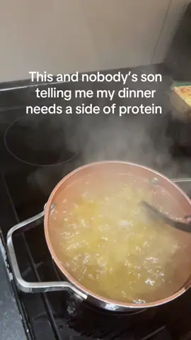 #mansbestfreind #girldinner #pasta #nobodysson like leave me alone with my cheesy pasta I couldn’t give a crap about protein 