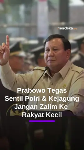 Presiden Prabowo Saksikan Penyerahan Uang Pengganti Kerugian Negara Dalam Perkara Tindak Pidana Korupsi Pemberian Fasilitas Ekspor Crude Palm Oil (CPO) Dan Turunannya Sejumlah Rp13,2 trilun, Senin (20/10). Prabowo dalam sambutannya mengingatkan seluruh aparat penegak hukum, khususnya Polri dan Kejaksaan Agung, jangan melakukan kriminalisasi kepada rakyat kecil. Secara tegas, dia menyebut tindakan tersebut sebagai zalim. #Merdekadotcom #PresidenPrabowoSubianto #Ingatkan #Kejagung #Polri 
