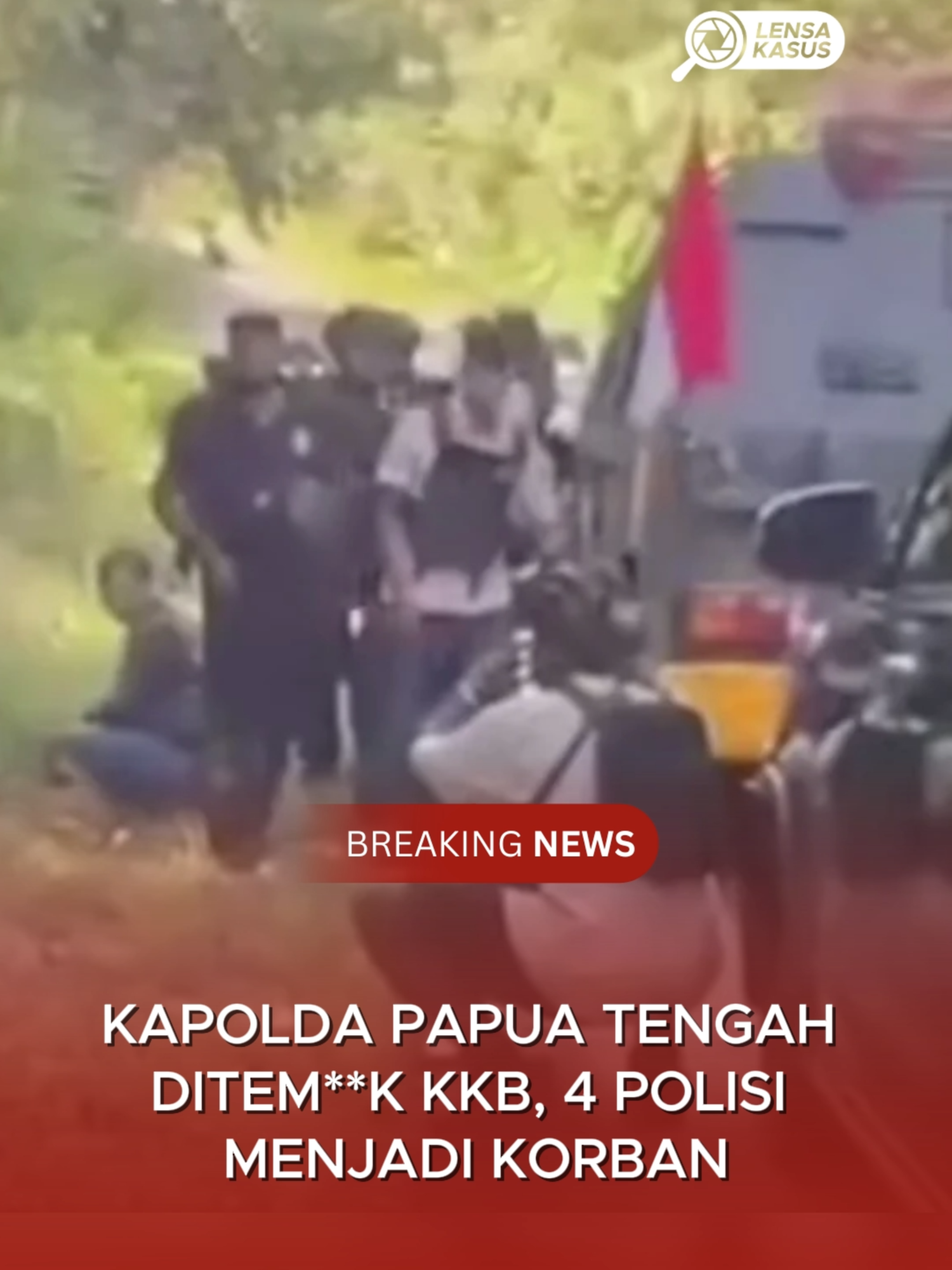 Rombongan Kapolda Papua Tengah Brigjen Alfred Papare diserang oleh kelompok bersenjata saat melakukan patroli pengamanan di Distrik Nabire Barat. Dalam insiden tersebut, empat anggota Polri mengalami luka-luka, termasuk AKP Hardiman Sirait. Meski diserang, aparat tetap berhasil mengamankan wilayah dan memastikan masyarakat dalam kondisi aman. Kapolda menegaskan, Polri tak akan mundur dalam menjaga stabilitas dan keselamatan warga. Operasi gabungan TNI-Polri terus dilakukan untuk menegakkan hukum dan melindungi masyarakat di Papua. #KapoldaPapuaTengah #Polisi #Polri  #KeamananPapua #PolisiHumanis #SinergiTNIpolri