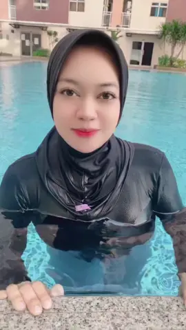 berenang dulu say. #cewekcantik #hijab #fyp 