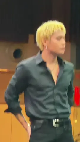 na para bang isa siyang mafia boss 😩❤️‍🔥 #SB19_KEN #SB19 #KENSUSON #FELIP 