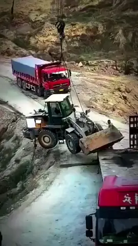 Why did the car fall down? Where did I go wrong?#crane #xcmg #hitruckmall #truckcrane #zoomlion 