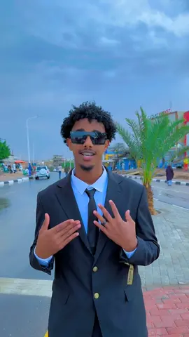 Halka malin een is dhaho hees iska duub 😂😭#somalilandtiktok💚🤍❤ #somalitiktok #toomyy0 