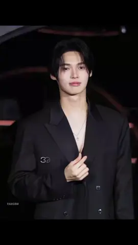 idolတွေရဲ့imageကိုထိခိုက်လိုခြင်းမရှိပါ🚫🙏🏾 ရှသွားတဲ့မမကိုကျွန်မတာဝန်ယူမယ်😞✌🏾 #dewtee #fypageシ #view 