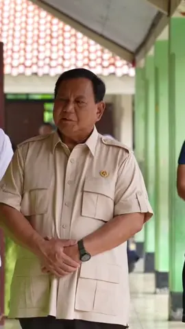 Moment Bapak Presiden Prabowo memantau langsung Program MBG🥰#mbglovers❤️ #badangizinasionalri #dapurmbg #gerindra #sppg 