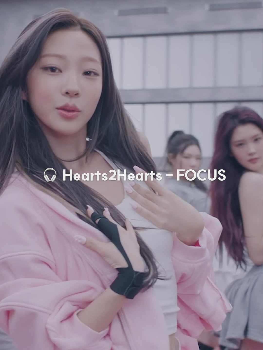 홀린다는 게 이런 느낌인가 🎧 Hearts2Hearts - FOCUS 🎬 SMTOWN official Youtube #kpop #케이팝 #신곡 #플리 #플레이리스트 #노래 #노래추천 #아이돌 #music #song #lyrice #Hearts2Hearts #H2H #하츠투하츠 #하투하 #카르멘 #지우 #유하 #스텔라 #주은 #에이나 #이안 #예온 #FOCUS