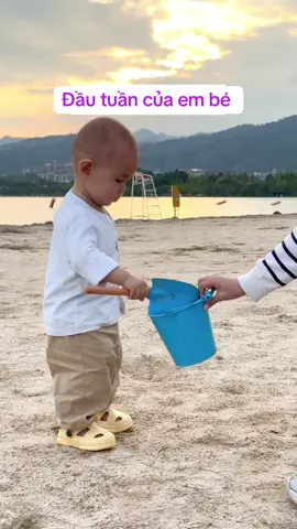 Đầu tuần của em bé đáng yêu, nghe tiếng cười của em đã làm tan chảy con tim tui 🥰🥰#viaconyeu #viaconcung #đồchoithongminhchobe #nhavia 