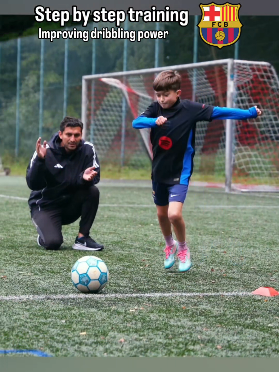 Step-by-step drills help your child stay focused and improve one skill at a time — building confidence and real-game control. Just like @jayden_messi30 from Barcelona Academy 🇨🇭— trained with me and now shines on the field. FULL ONLINE PROGRAM IN THE BIO LINK 👇 #footballtraining #soccerkids #skilldevelopment