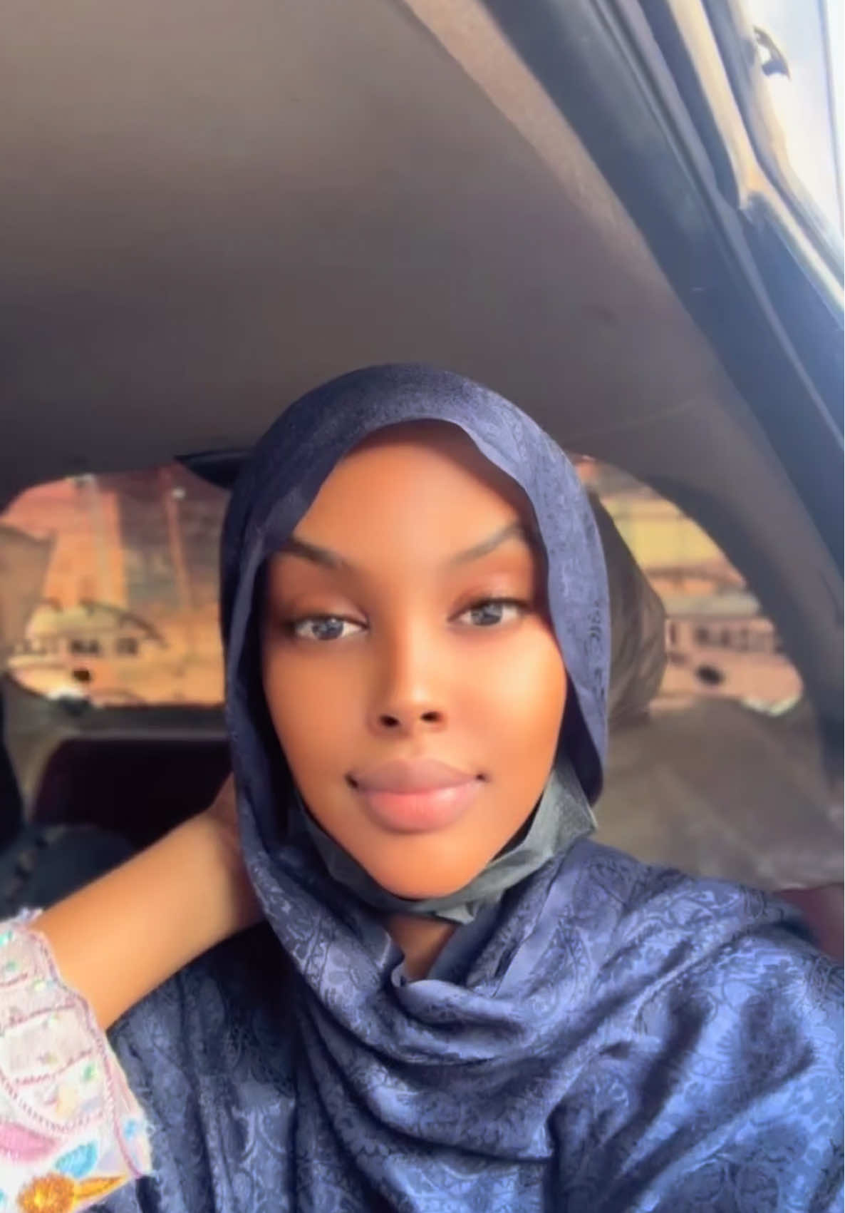 Vlog xaqiisa Hala siiyo guys @Nazrin kalgacal collection 🛍️ #beatysamile #modellife #nazriincollection #beautiful 