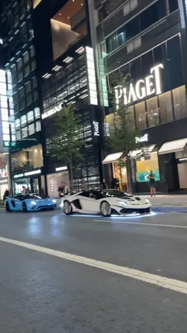 銀座に集うランボルギーニ達