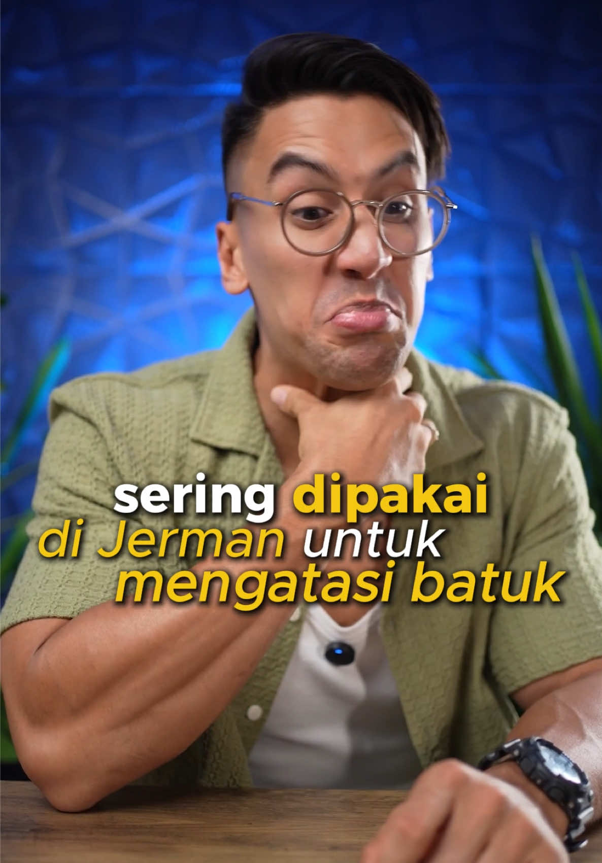 Siapa disini yang lagi batuk❓You need to know this‼️ tidak semua obat batuk mengandung bahan ini⚠️,  Dried ivy leave extract atau ekstrak dari daun ivy  bisa jadi penolong kalian untuk atasi batuk terutama batuk berdahak, dan nomor 1 di Jerman✅ So sangat recommended untuk kalian yg lagi batuk👍 @Prospan Indonesia  Biasanya kamu pakai obat/sirup batuk yg mana? Kalau lagi batuk❓ let me know ⬇️ ##batuk#sakit #jerman #obat #hidupsehat 