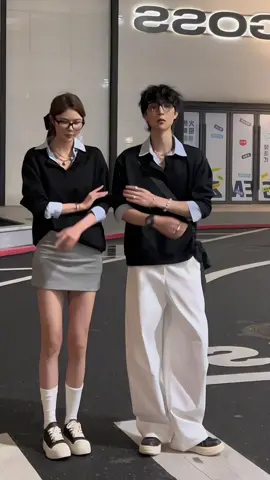 Áo Sweater Cổ Và Tay Phối Sơ Mi