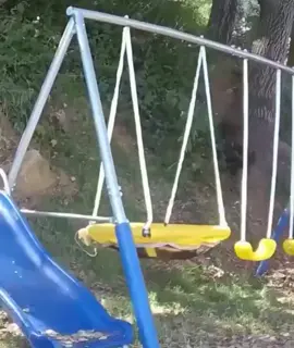ブランコで遊ぶ熊 #熊#クマ#bear#ブランコ
