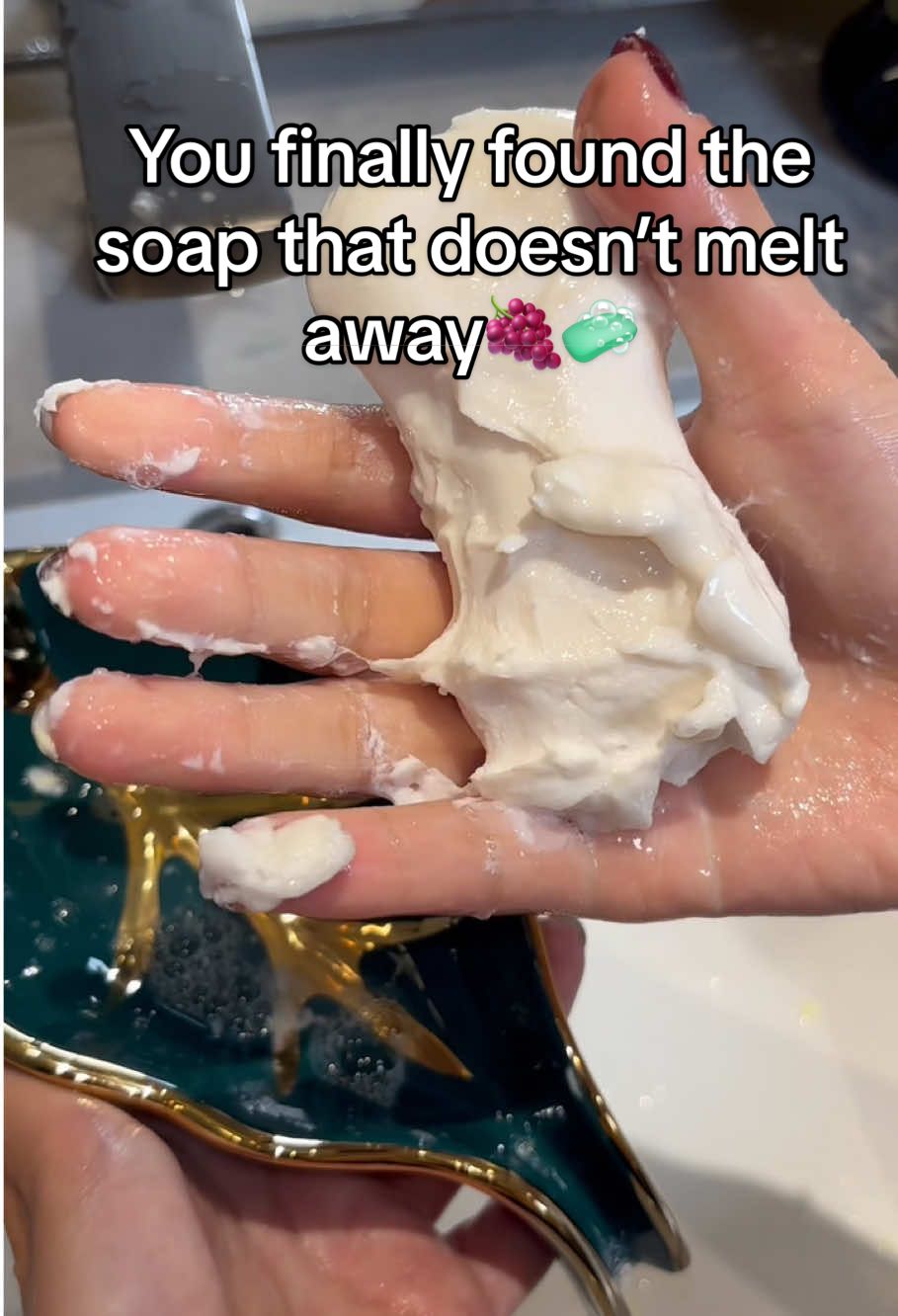 Stop buying those boring soaps 🚫 This grape-shaped one changed everything 🍇💜#GrapeSoap #SoapOnARope#ViralFinds #HandmadeSoap #tiktokshop 