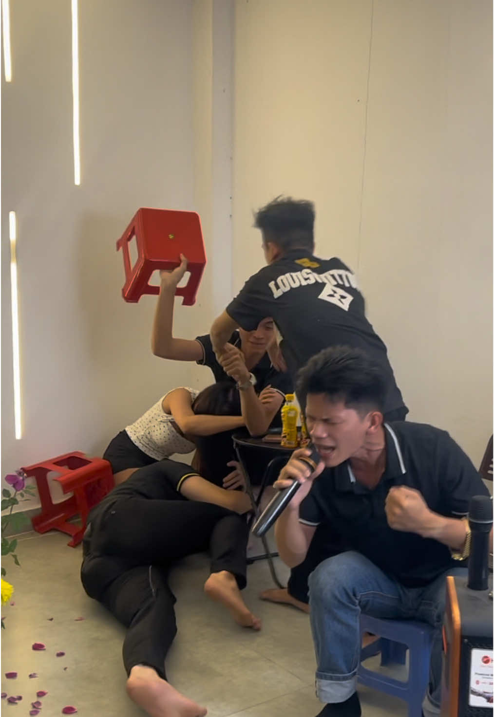 Rồi tới công chuyện #hoanglam #hoanglamloakeo #dienmayhanota #hanotaloakeo #hivi5500 