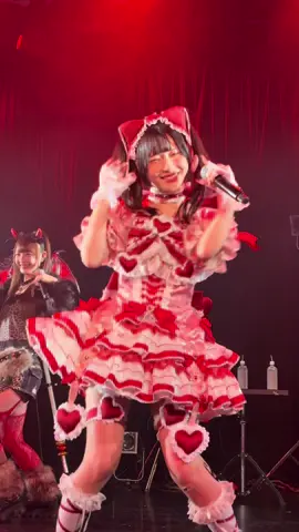 ここのカクカクロボット感と妖艶な表情だいすき😣❤️‍🩹 逃げ水あむ生誕ライブ「あむはアイドル5ねんせい！~みんなまとめてあむ心中~」 #きゅるして#きゅるりんってしてみて#逃げ水あむ#撮可#カルテNo2222 @きゅるちゃん @逃げ水あむ(きゅるりんってしてみて) 