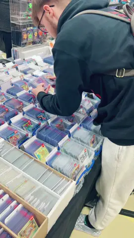 A little video of the Bedford comic con on the 19th October! Would defo go again the next time it is on 😊 #pokemom #comiccon @pokemum_xo @Bolt Events 