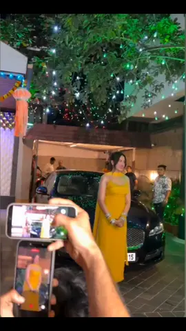 #mahirasharma#inpublic#fans#trnding#viralvideo 