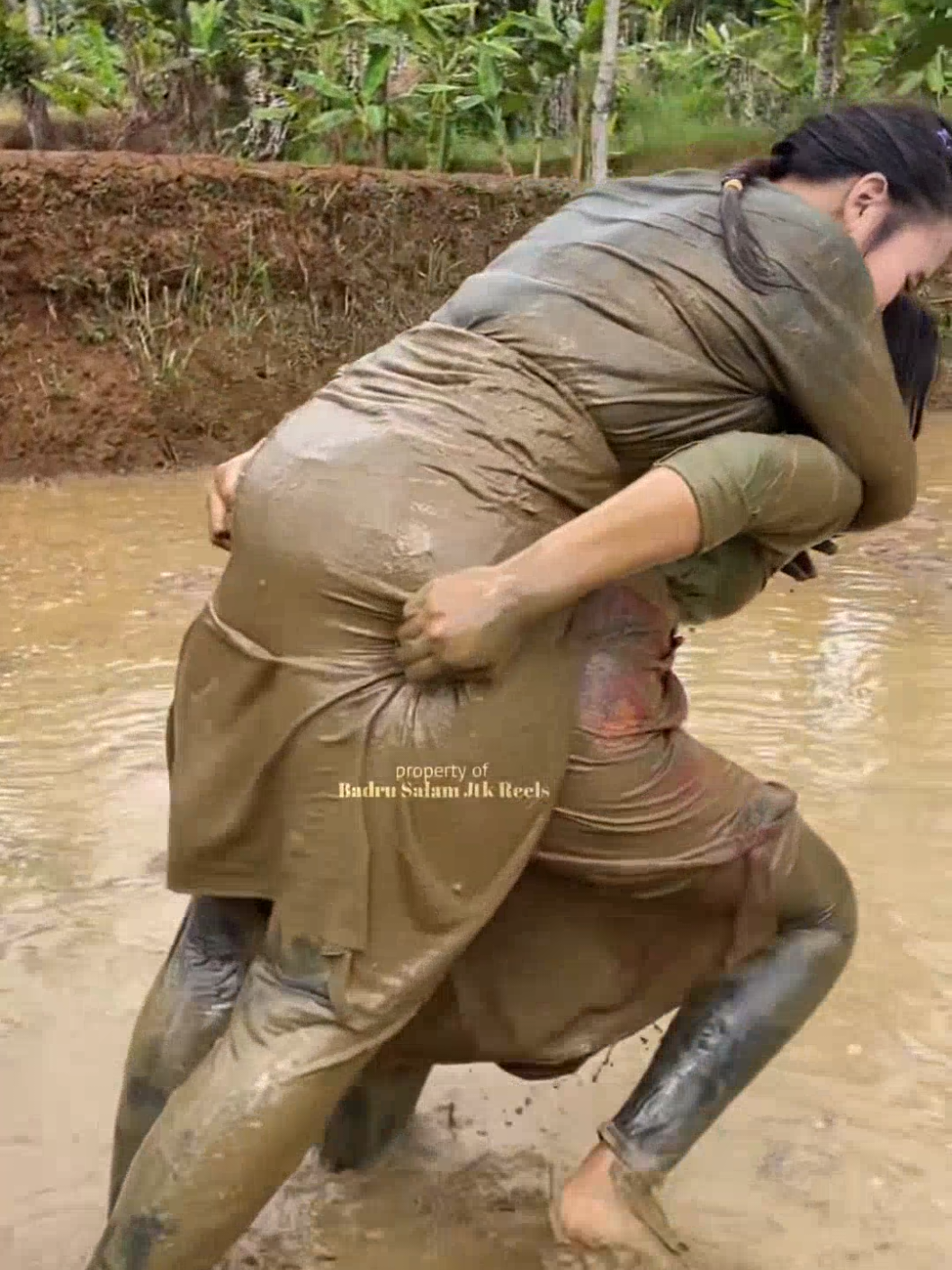 Kebalik neng 🤣 #gadisdesa #jandadesa #jandamuda #fypシ゚ #fypviralシ 