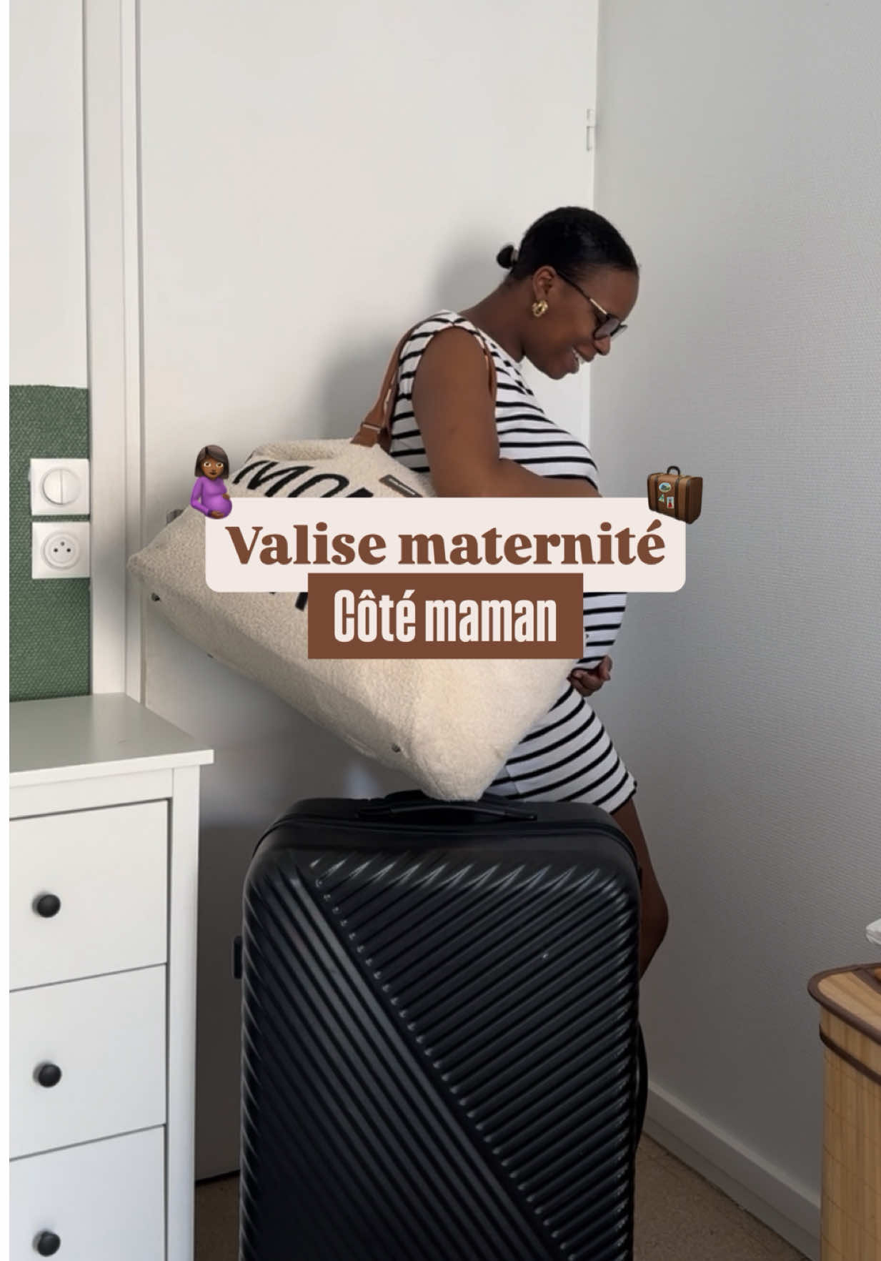 Tout est prêt maintenant 🤩🥰 On t’attend baby 🐣 #9moisdegrossesse #valisematernité #accouchement #jeunemaman #futuremaman 