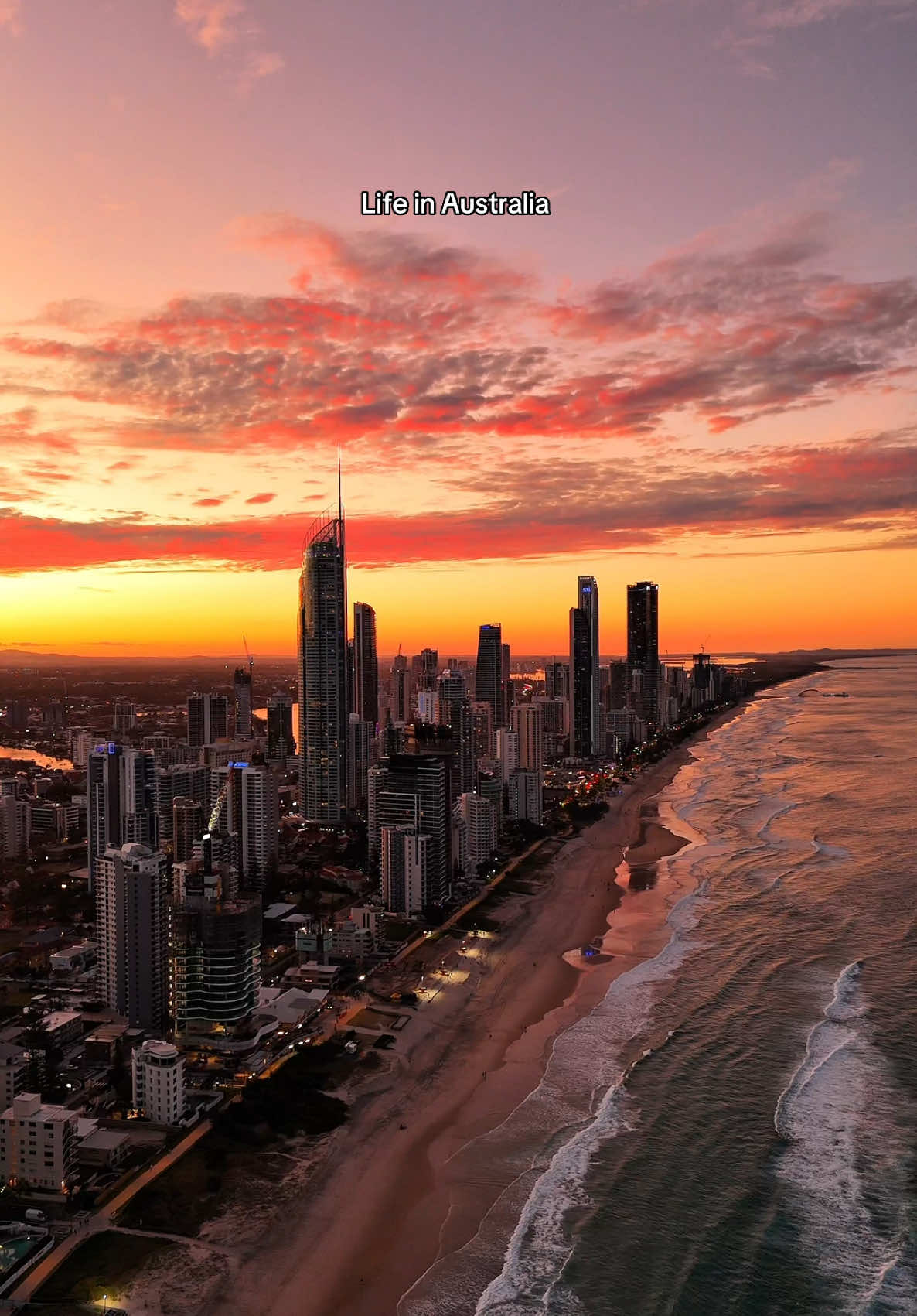 Welcome to the best city in Aus 🇦🇺 📍Surfers paradise, Gold Coast 🌆 #goldcoast #australia #surfersparadise #visitaustralia #sunset  