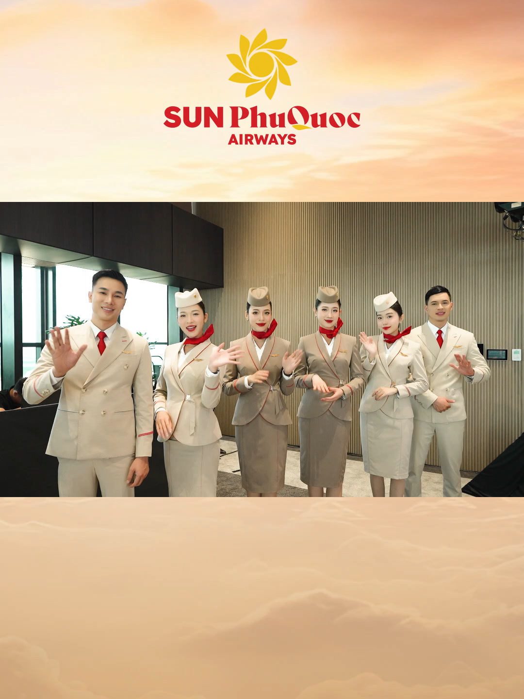 🌅 HÀNH TRÌNH CỦA ÁNH DƯƠNG - KHI ĐỒNG PHỤC TRỞ THÀNH NGÔN NGỮ CỦA PHONG THÁI Tại Lễ ra mắt Sun PhuQuoc Airways ngày 15/10 vừa qua, khoảnh khắc những bộ đồng phục đầu tiên được trình diễn đã khơi dậy niềm tự hào và xúc cảm đặc biệt, khi tinh thần “Nơi Vầng Dương Nâng Bước” được thể hiện bằng ngôn ngữ của thời trang, sự chỉn chu và lòng hiếu khách.  #SunGroup #SunPhuQuocAirways #CatCanhTronNiemVui#fyp