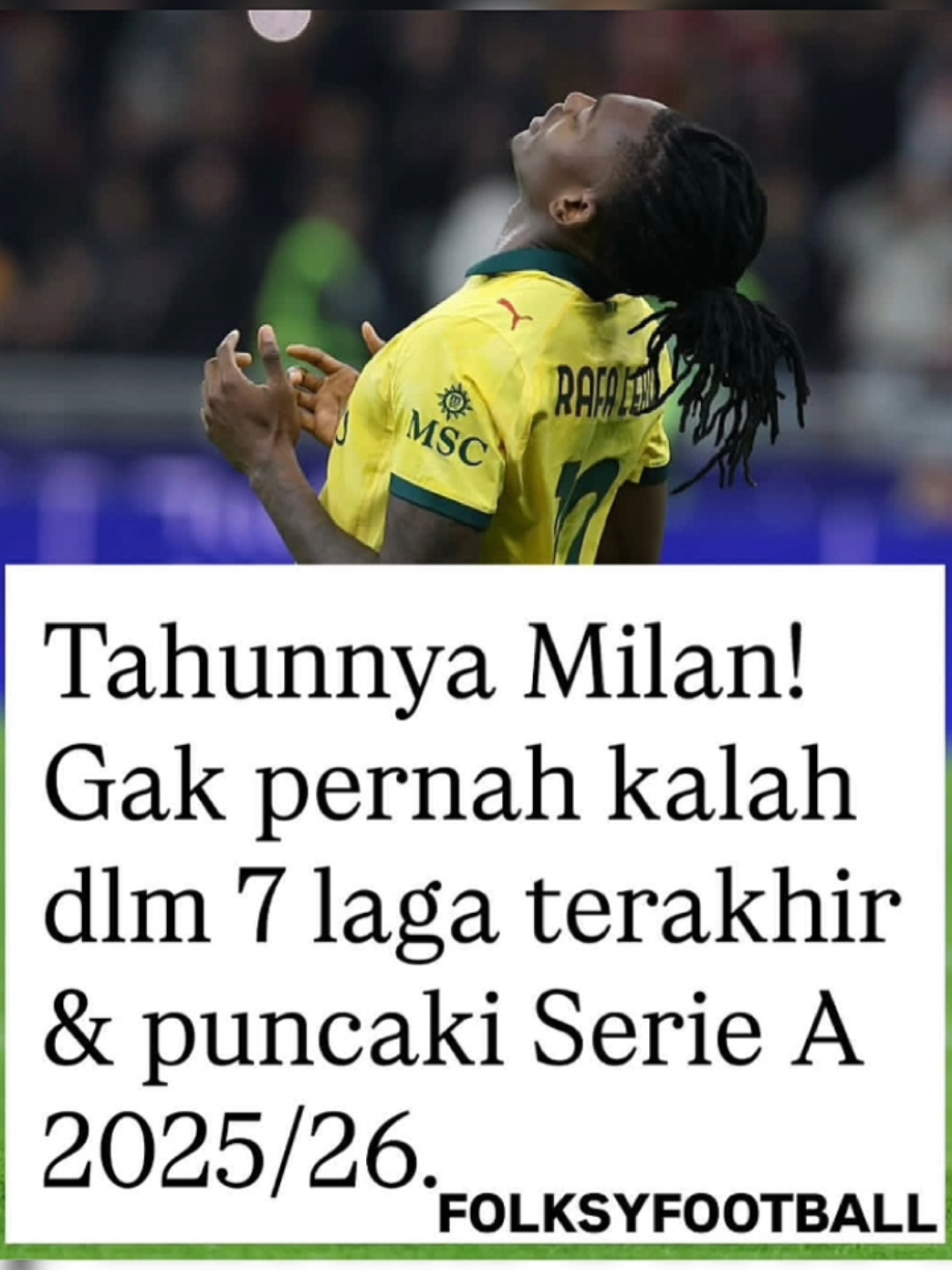 Milan kembali ke puncak klasemen Liga Italia 2025/26, usai menang 2-1 di kandang Fiorentina! Di laga tersebut, bintang Milan, tampil bersinar dengan mencetak brace! Dan karena Milan menang lagi, maka tim dengan koleksi 7 trofi UCL ini gak terkalahkan dalam 7 laga terakhir dengan rincian: 6 menang dan 1 imbang Meski di puncak klasemen, posisi Milan masih rawan dan mereka harus tetap fokus jalani laga Liga Italia, karena hanya berselisih 1 poin saja dengan Inter dan Napoli yang ada di bawahnya #CapCut #acmilan #milano #seriA #fyp 