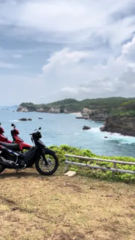 Satu kampung satu hobby🤩😁#twostroke #hitammanis #karangbolongbeach 