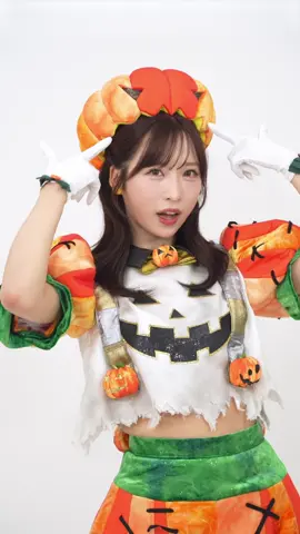 ゆいゆいがまたカボチャになっちゃった〜🎃✦.⁺ #Oh_my_pumpkin Halloween ver.꙳⋆🖤👻 ྀི🦇🕸️*⠜  👗ハロウィン•ナイト 峯岸みなみさん衣装 #AKB48大衣装展 でも展示されてるよ👀🧡 #小栗有以 @小栗有以  #AKB48_20thYear #AKB48 