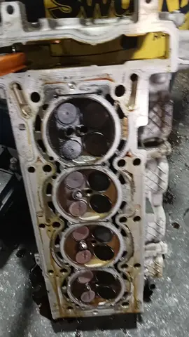 A malfunction in the injector of a Mercedes C300 caused a crack in the piston. #Zaiter Benz 🕯️ #fyppppppppppppppppppppppp #mercedes  #c300 