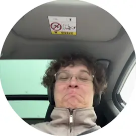 Короче: Женщина вызвала такси с попутчиком. До меня был ещё один чел, и из-за того, что меня везти ближе - она выходила последней. Это её и взбудоражило 