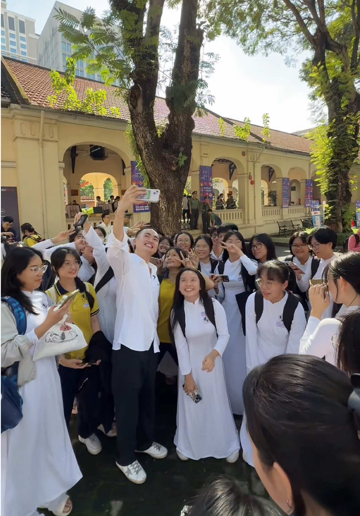 quá rộn ràng rùi trường Lê Hồng Phong iu ơiiiii ♥️ #tinathaothi #tinathaothidaily #khongmotminh 