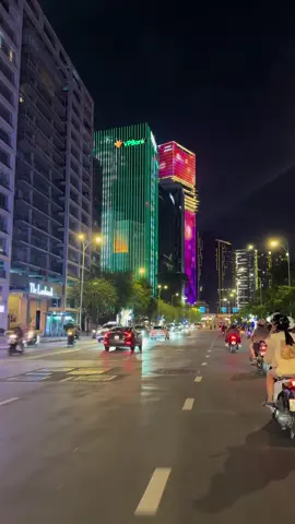 Người từng dạo phố đêm Sài Gòn với bạn bây giờ sao rồi. #saigon #saigoncityview 