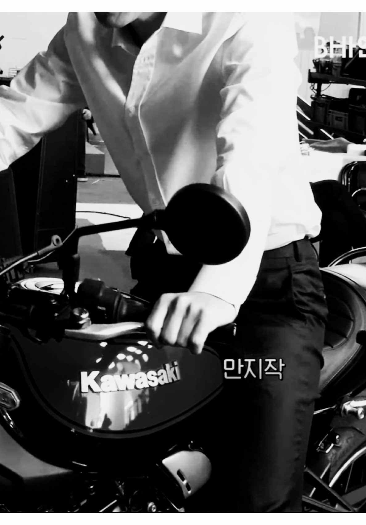 motorcycle vibe #leejinuk #이진욱 #leejinwook  