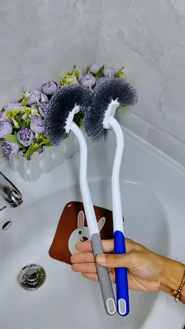This household long-handled toilet brush has an arc-shaped design, which can fit the inner wall of the toilet very well. Even the drain outlet at the bottom can be easily brushed, which can clean all directions and is particularly clean. #ToiletBrush