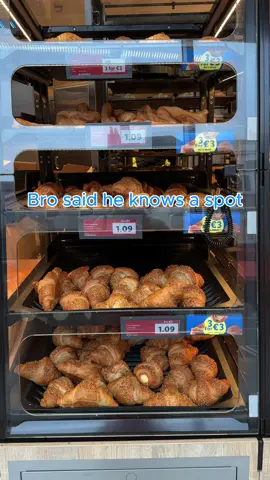 Share the love 🥐💙  #LidlIreland #LidlBakery #ShareTheLove 