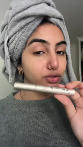 The girlies are sifferringgg!!! It’s time to make the switch to @GLOW FOR IT  #fyp #lashserum #lashes #creatorsearchinsights 