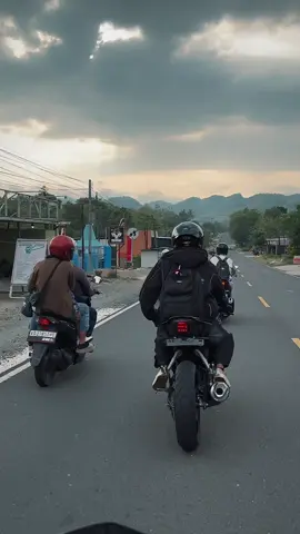 Kapan lagi? #CapCut #r15v3 #touring #pacitanjawatimur 