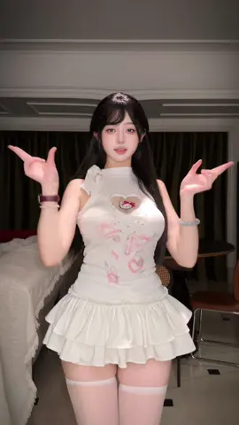 #linhnhibun #outfit #dancetiktok #OOTD #fashiontiktok                                   