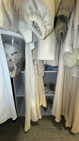 Pt 2 💖#renterfriendly #diyclosetmakeover #closetmakeover #closetcleanout #closetorganization