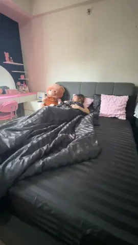 Me when everything starts to feel overwhelming so i have to start cleaning my room to clear up my mind.                               #adayinmylife #Shayyyminivlogiii