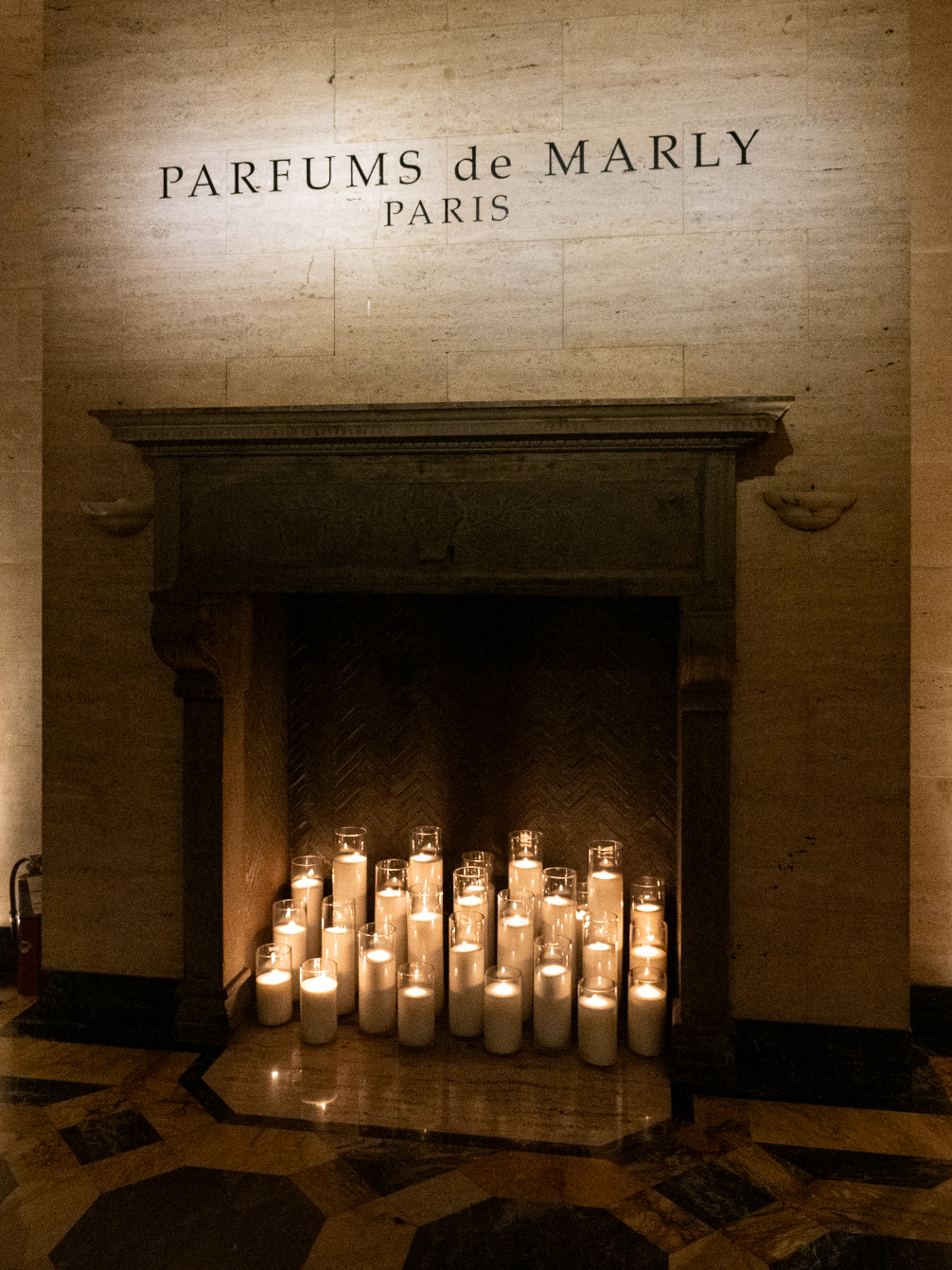Throwback to an intimate celebration at the Academy Mansion in New York City. Parfums de Marly welcomed friends of the Maison in the heart of the Upper East Side to unveil Les Extraits collection. From olfactive discoveries to an authentic guillochage workshop, guests were immersed in an exclusive candlelit journey of ultimate refinement, celebrating the quintessence of French luxury. #ParfumsdeMarly #ParfumsdeMarlyLesExtraits #NewYorkCity #LaunchEvent