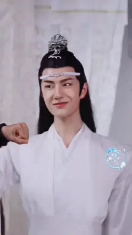 Who was behind him? 🙂‍↕️ we know #theuntamed陈情令  #bjyxszd 