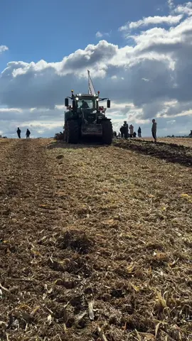 Pług dłutowy Spider 7m300 z podsiewaczem FertiBox podczas pokazów na Agro-Krak! 